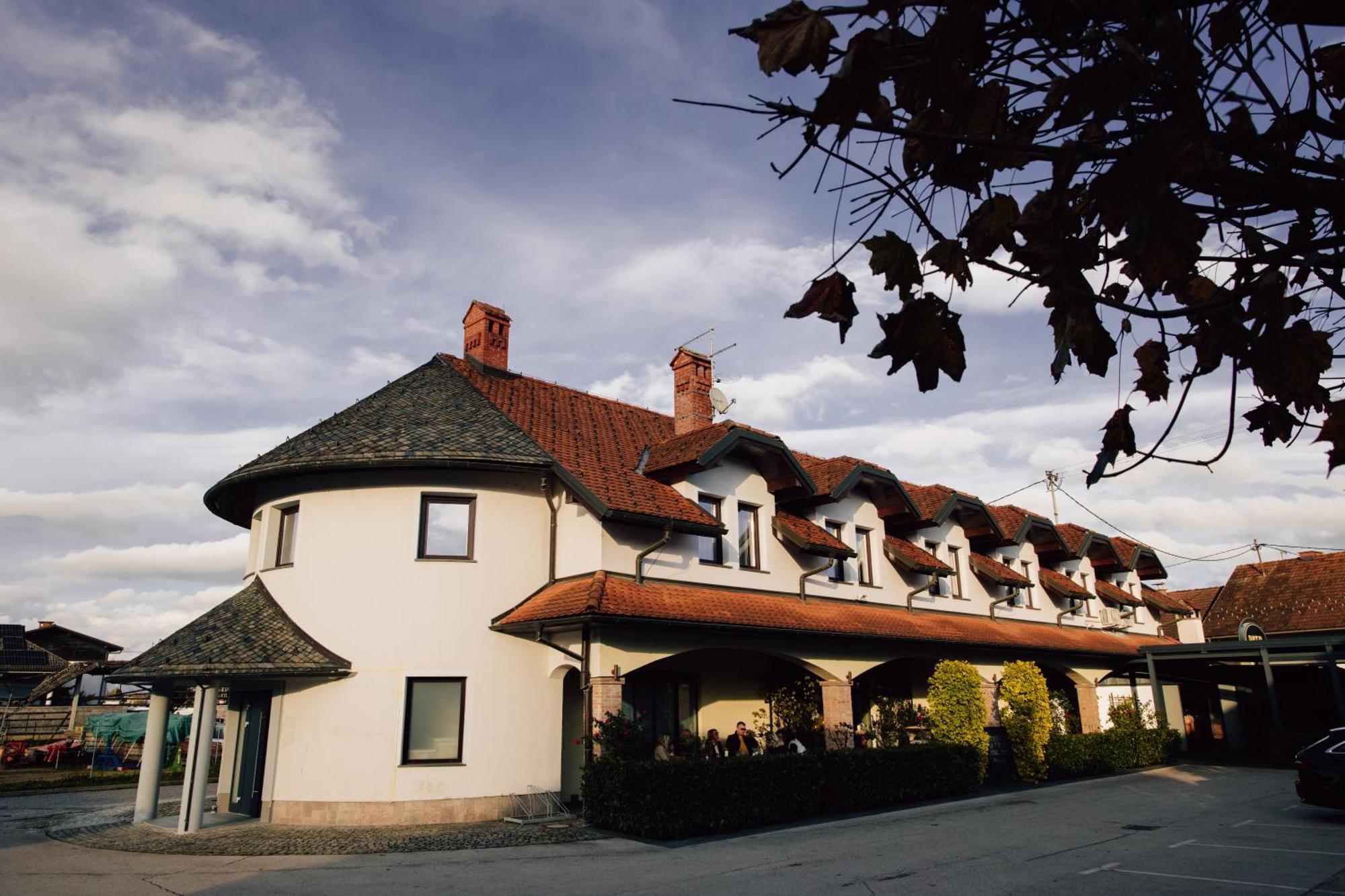 Hisa Putr Bed & Breakfast Trzin Luaran gambar